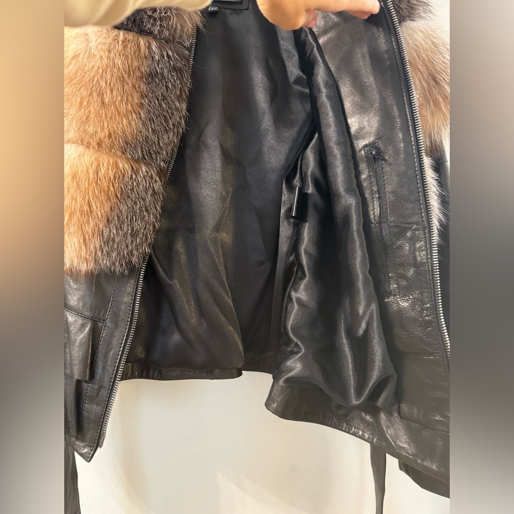 Motto Design By Oruc Women's Black Leather Jacket with Natural Fur Collar - Picture 7 of 11